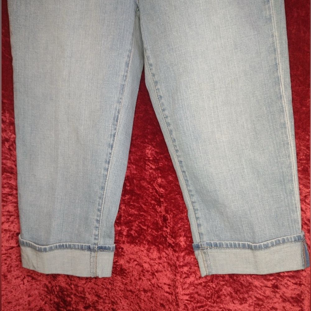 Levi's 515™ Capri Jeans Light Wash Denim Size 6 - Picture 2 of 9